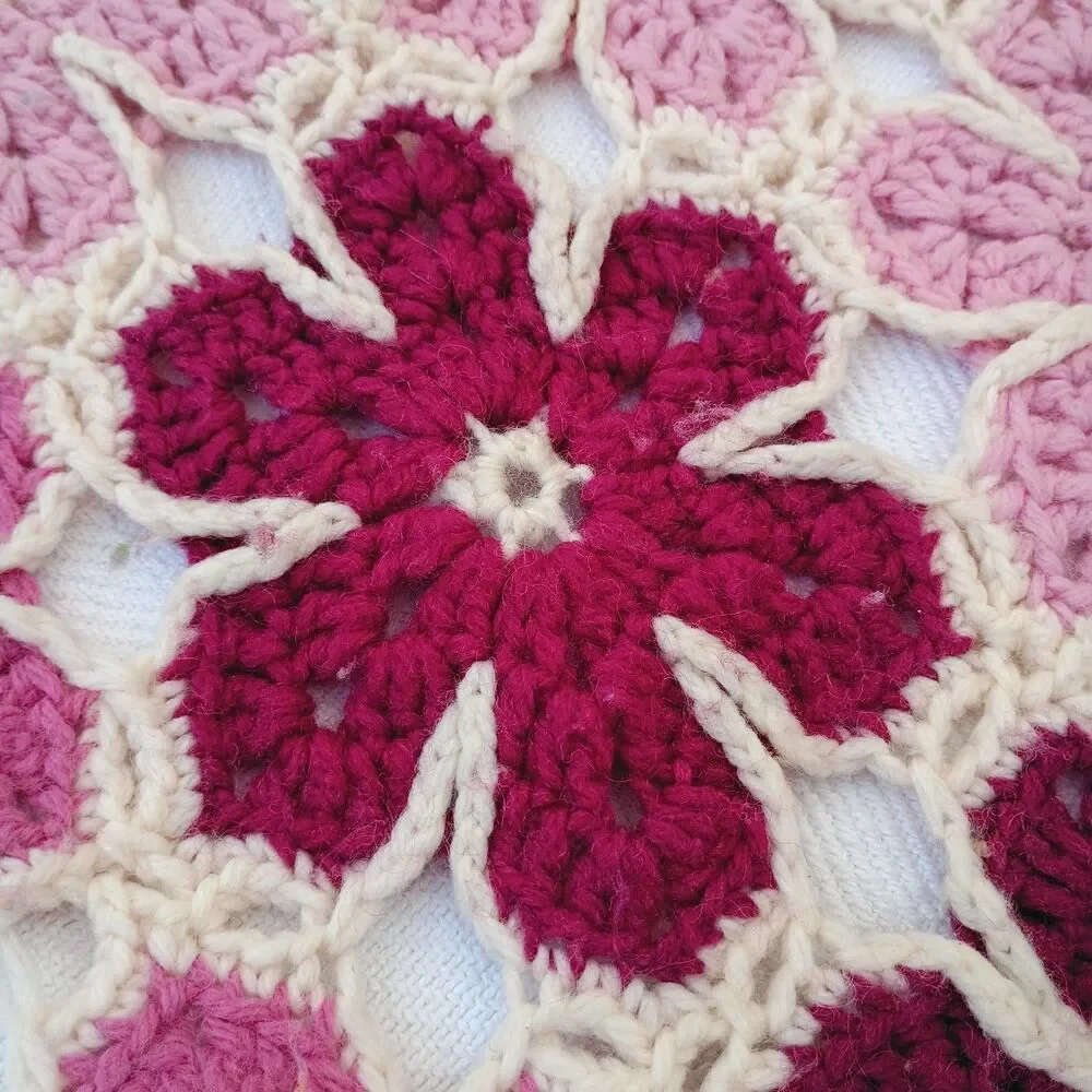 African Flower Throw Blanket Intricate Crocheted Edge Pink White Purple Pastel